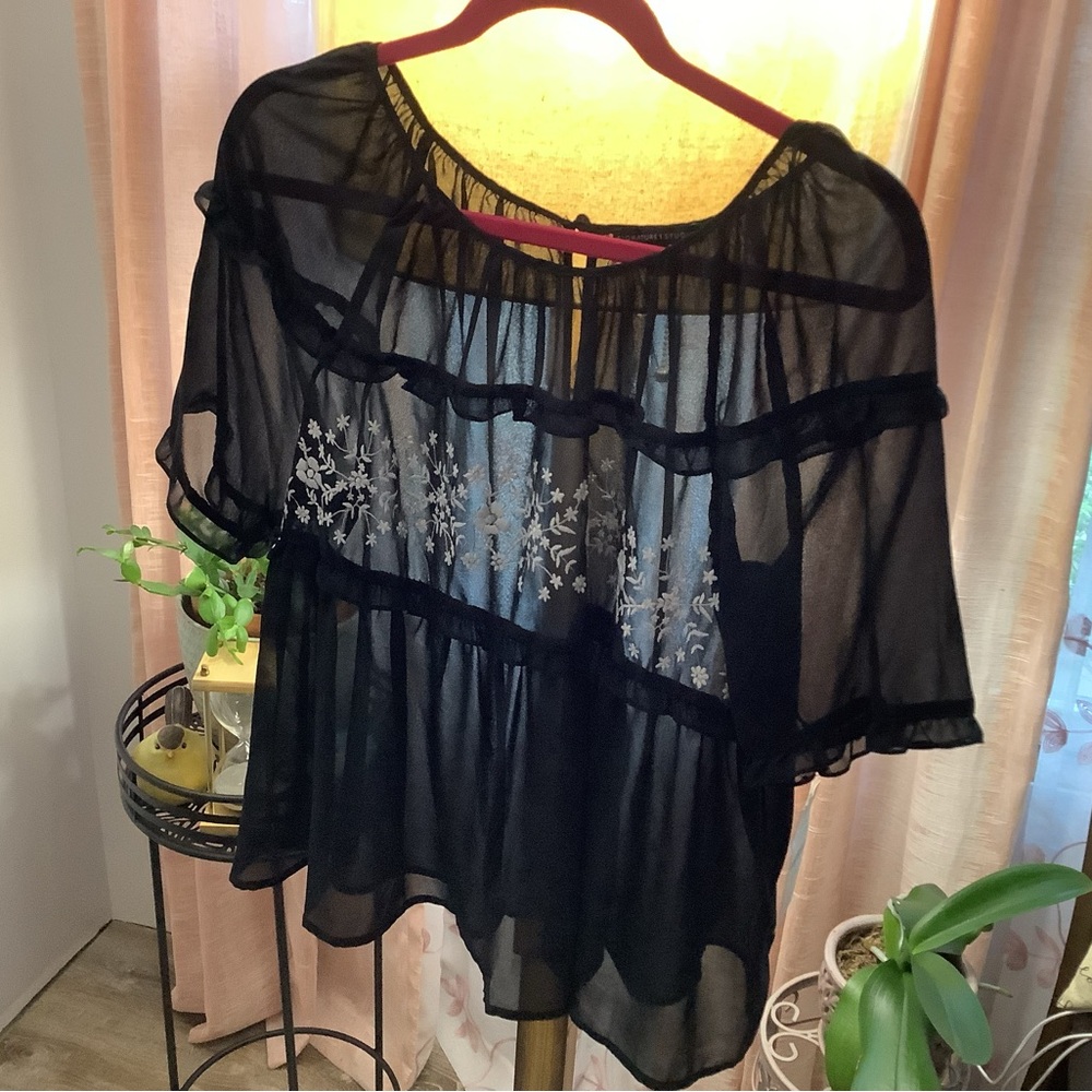 Signature Studio Black Sheer Floral Blouse